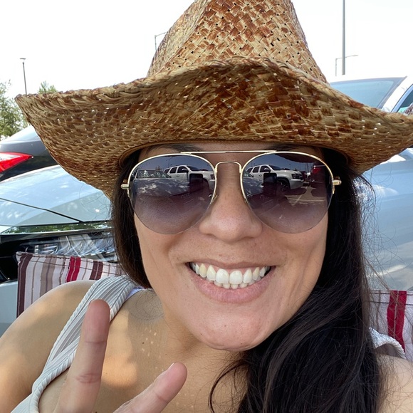 PDitty_98 here. Aka Priscilla ๐ ๐ appreciate you ๐ฅฐ - Picture 4 of 16